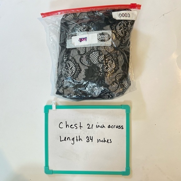 Women’s Black Lace Overlay Goth Dress Bell Sleeve Size XXL 2XL - Picture 6 of 6